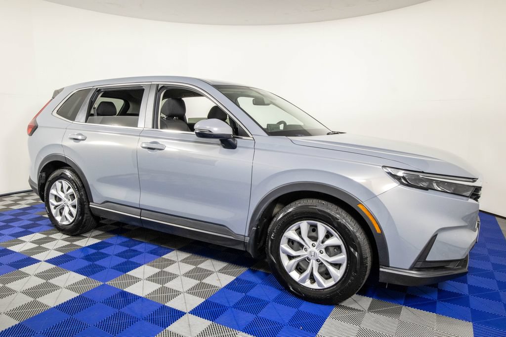 Used 2025 Honda CR-V LX image 4
