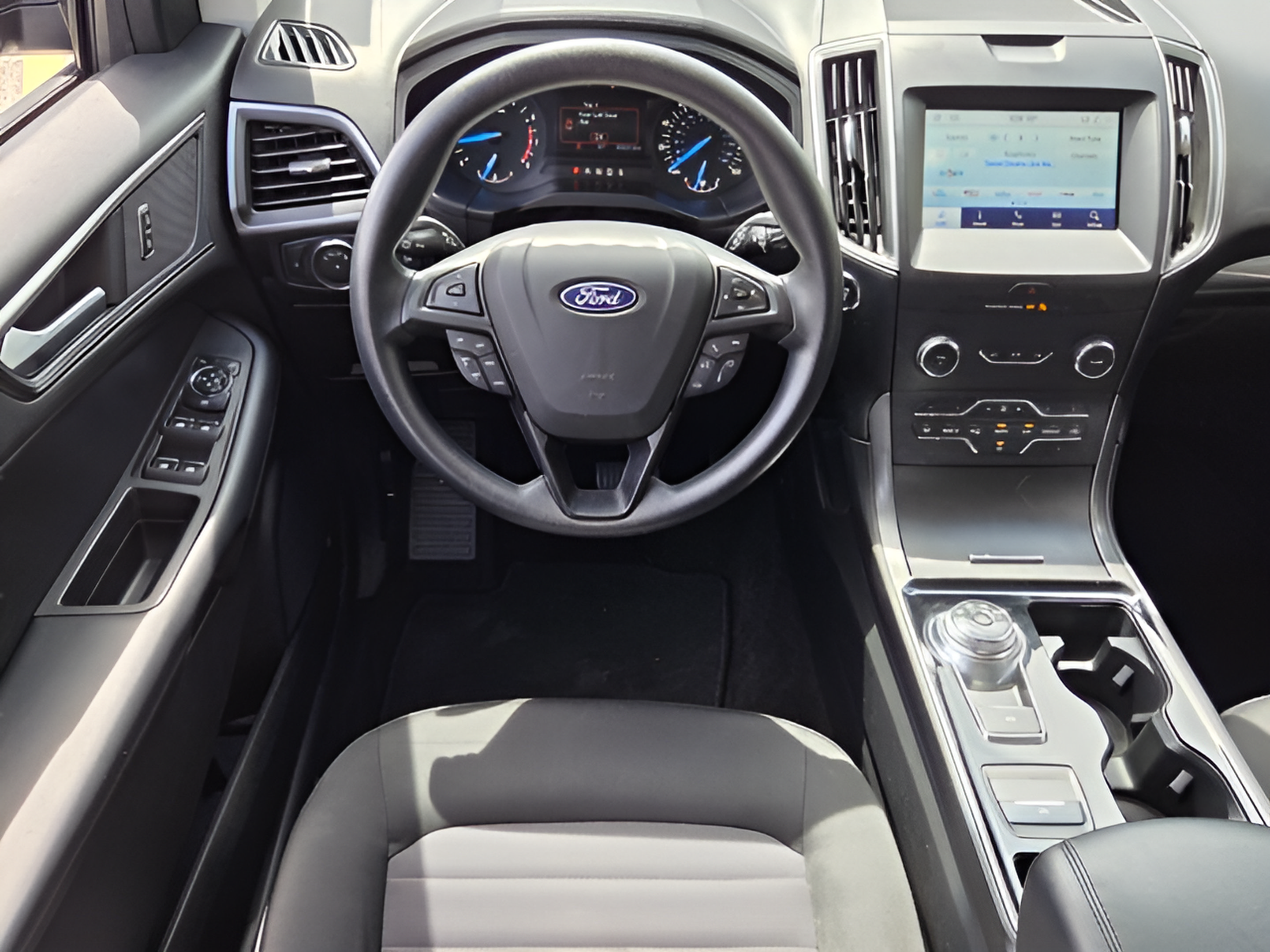 Used 2020 Ford Edge SE FWD image 11