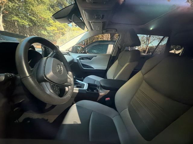 Used 2021 Toyota RAV4 XLE Premium AWD/4WD image 6