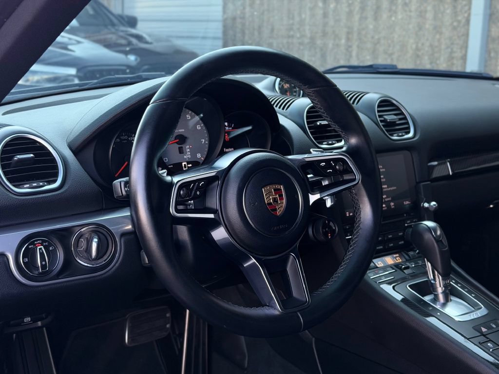 Used 2018 Porsche 718 Cayman S RWD image 12