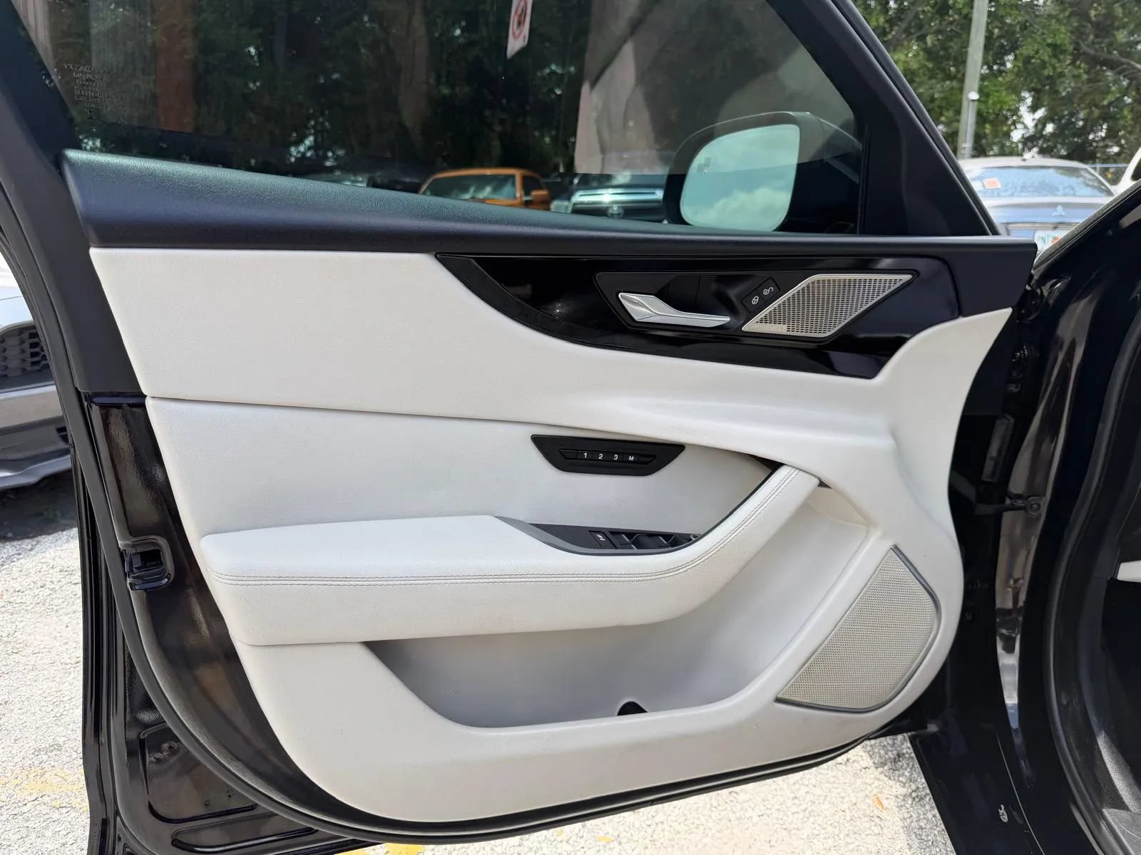 Used 2020 Jaguar XE S RWD image 15