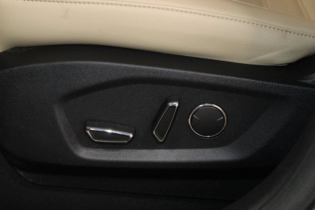 Used 2019 Ford Edge SEL w/ Equipment Group 201A FWD image 22