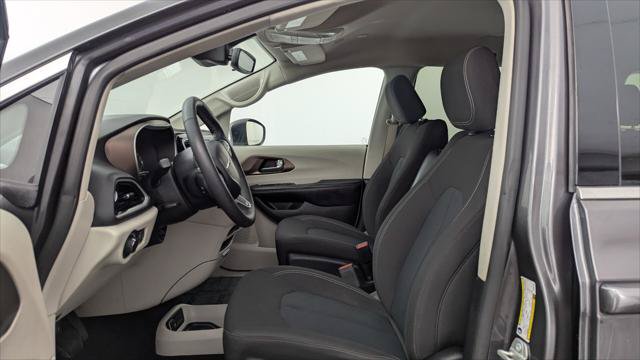 Used 2023 Chrysler Voyager LX FWD image 14