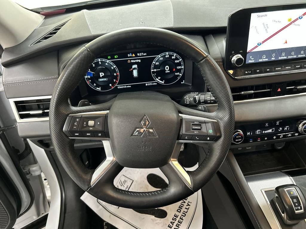 Used 2023 Mitsubishi Outlander SEL image 4