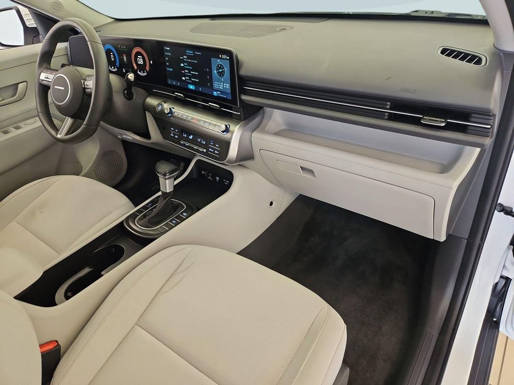 Certified 2025 Hyundai Kona SEL AWD/4WD image 29