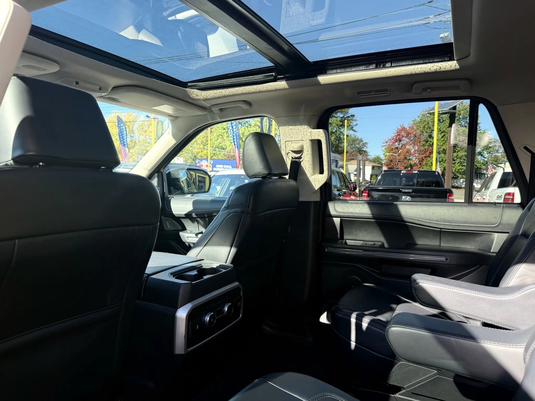 Used 2024 Ford Expedition Max XLT