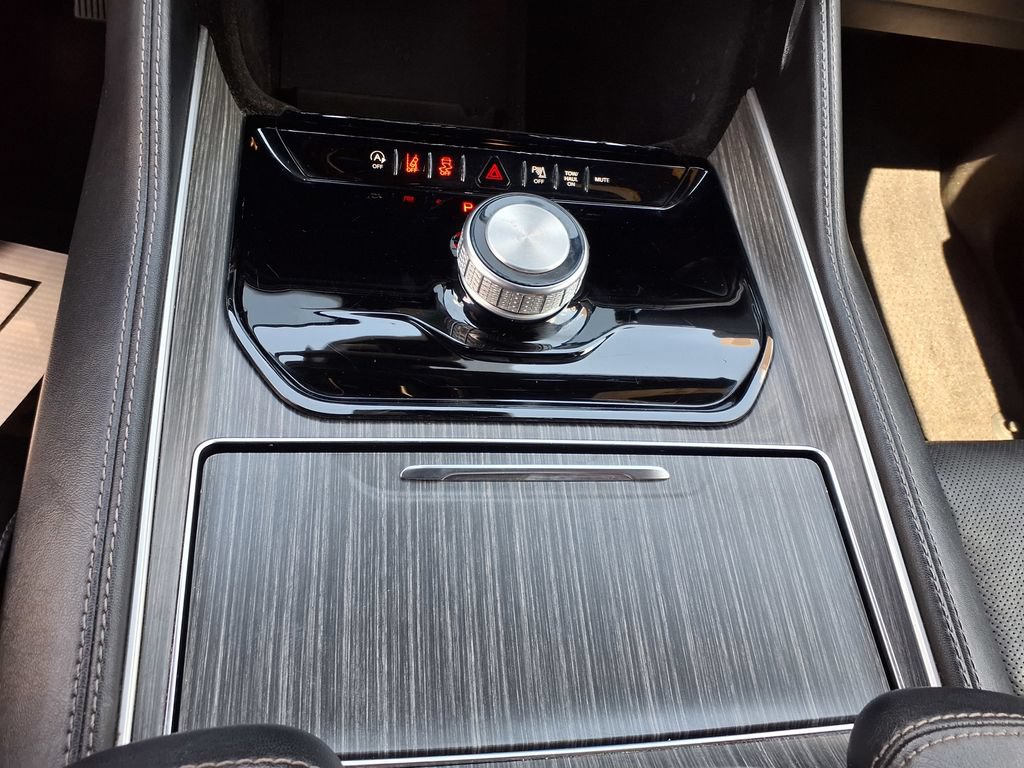 Used 2024 Jeep Wagoneer Series II w/ Flexible Seating Group RWD image 30