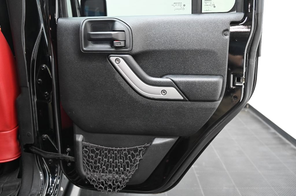 Used 2018 Jeep Wrangler Unlimited Rubicon w/ Cold Weather Group AWD/4WD image 50