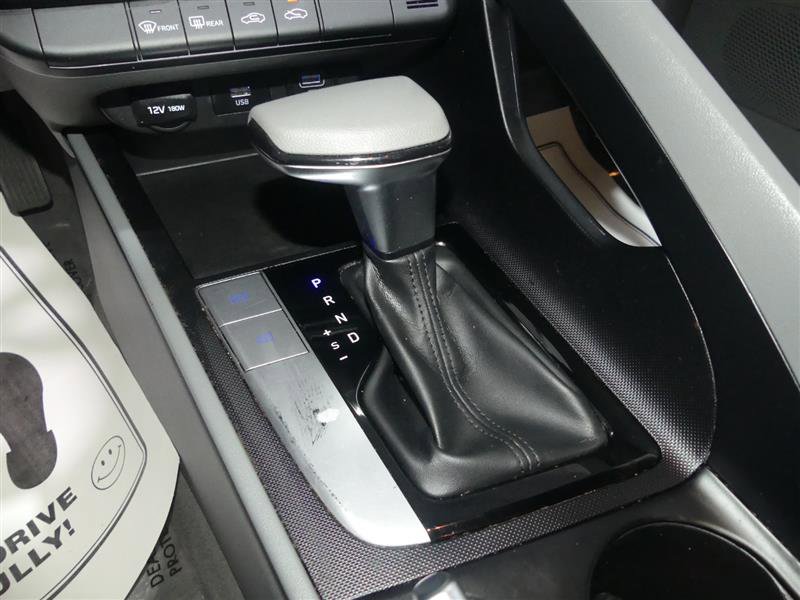 Used 2022 Hyundai Elantra SEL w/ Preferred Accessory Package image 37