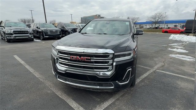 Used 2023 GMC Acadia SLT image 3