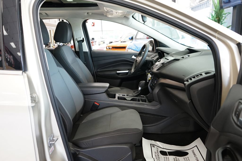 Used 2017 Ford Escape SE FWD image 39