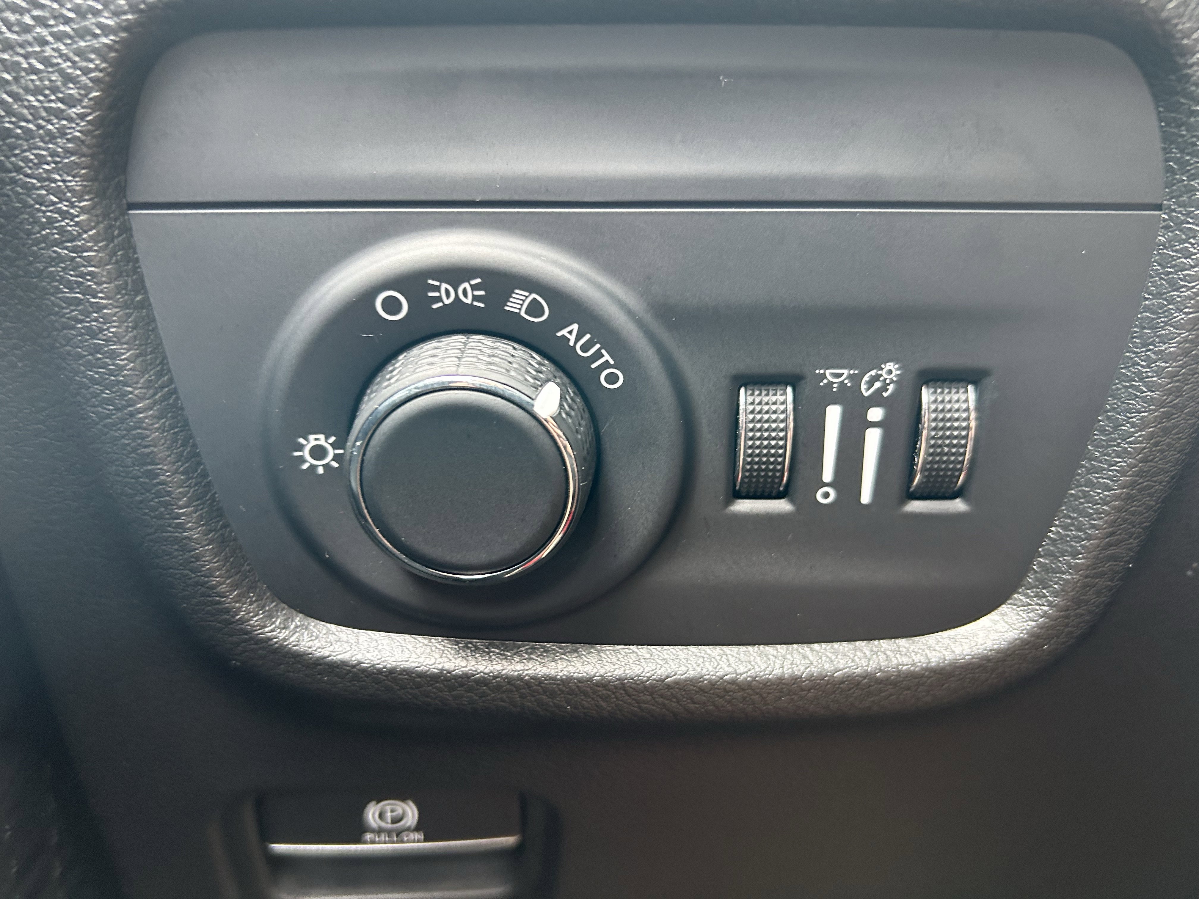 Used 2023 Jeep Grand Cherokee L Laredo AWD/4WD image 18