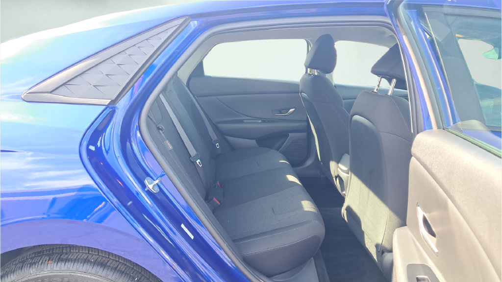 Used 2026 Hyundai Elantra SE FWD image 26
