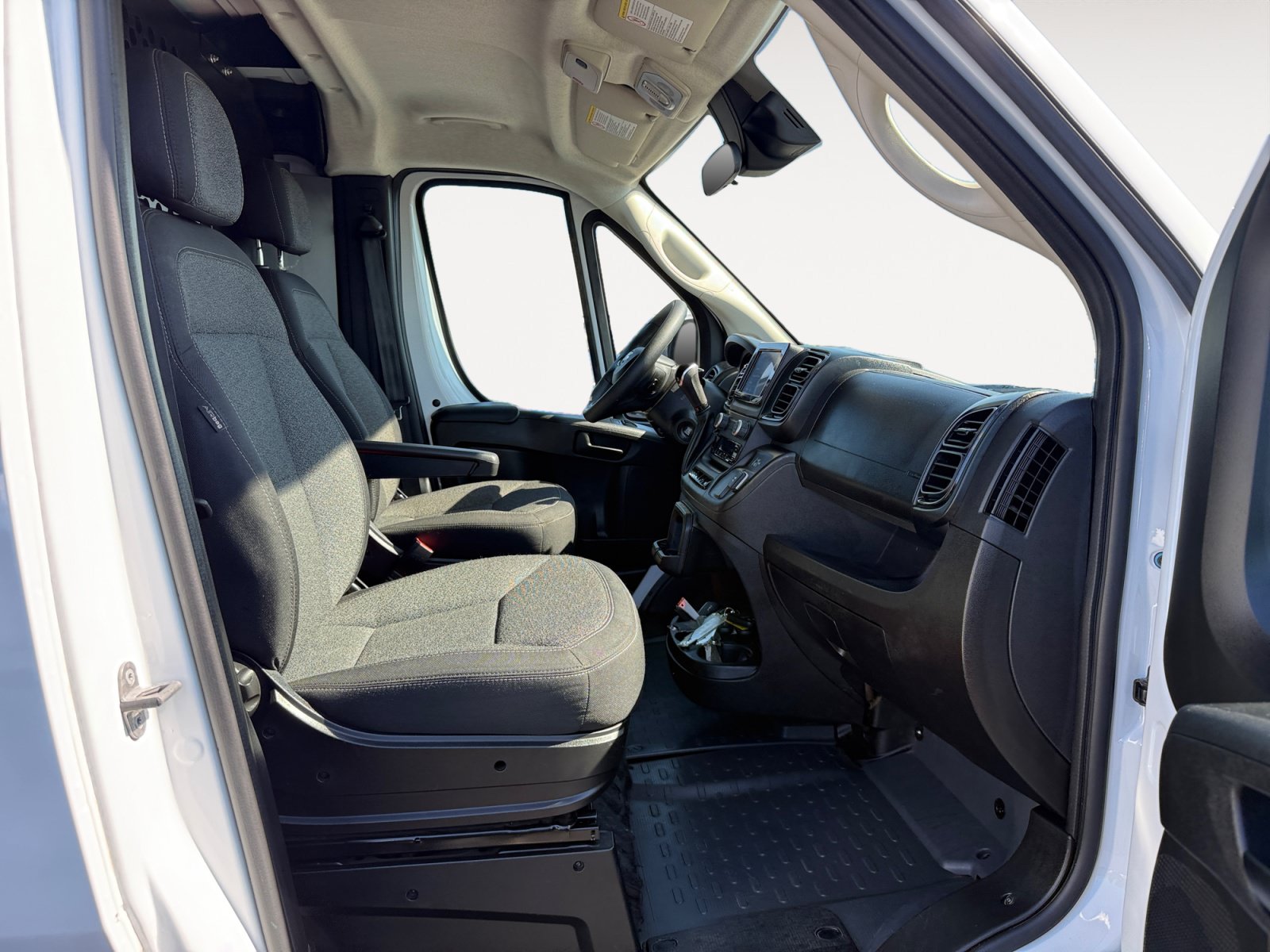 Used 2025 RAM ProMaster 2500 w/ U-Haul Equipment Group FWD image 19