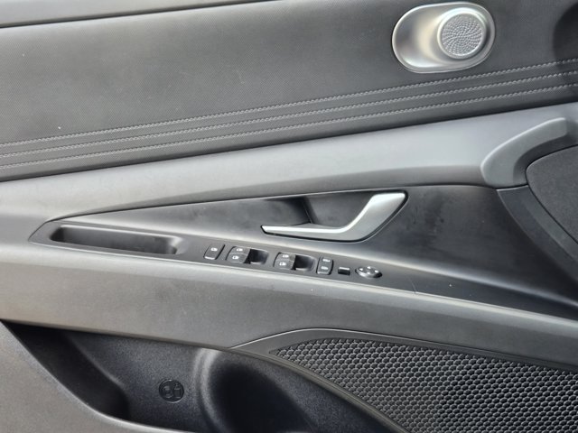 Certified 2025 Hyundai Elantra Hybrid FWD image 24