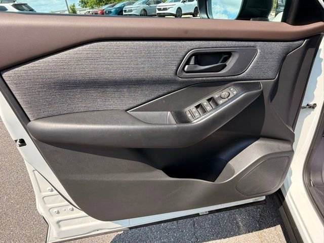 Certified 2023 Nissan Rogue S AWD/4WD image 12