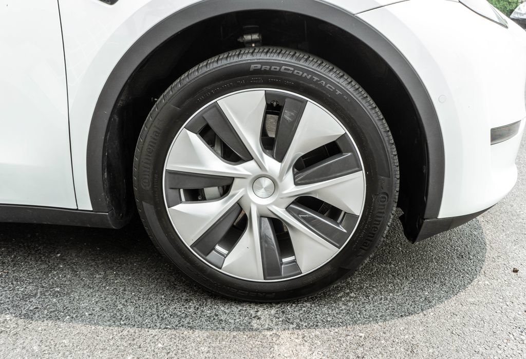 Used 2020 Tesla Model Y Long Range AWD/4WD image 4