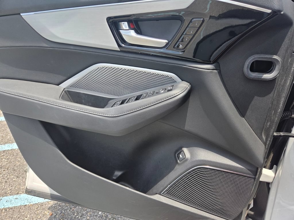 Used 2025 Acura MDX FWD image 21