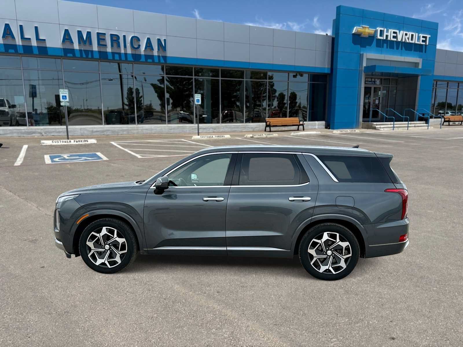 Used 2022 Hyundai Palisade Calligraphy w/ Cargo Package FWD image 5