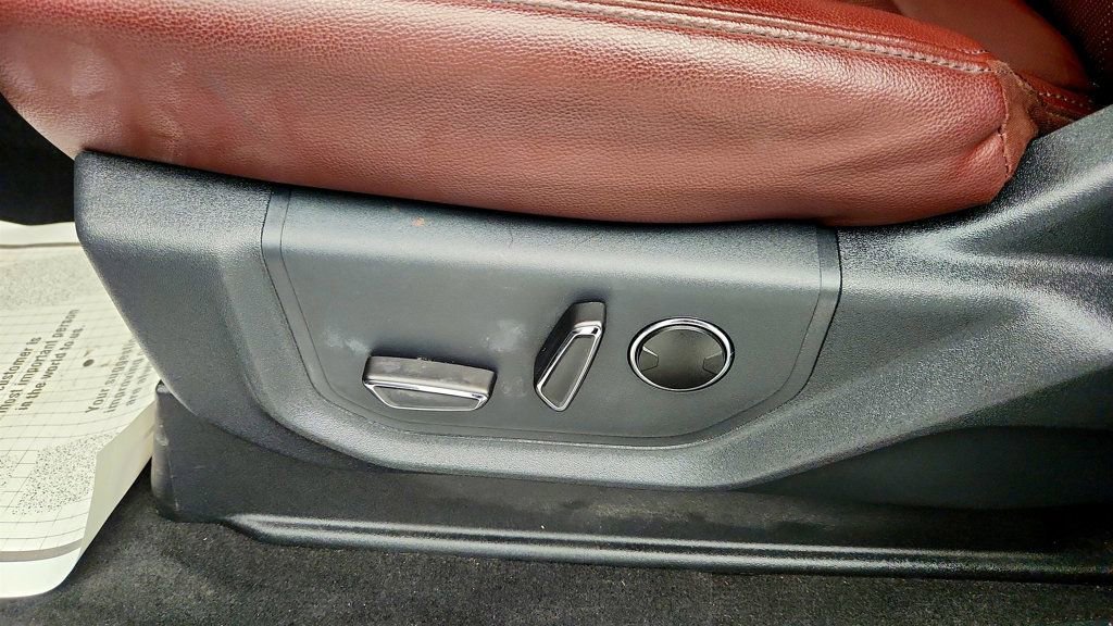 Used 2023 Ford Expedition Limited AWD/4WD image 12