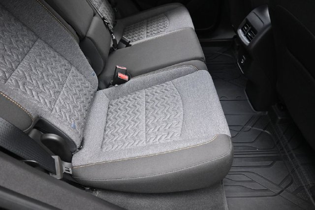 Used 2024 Chevrolet Equinox LT w/ LPO, Cargo Package FWD image 29