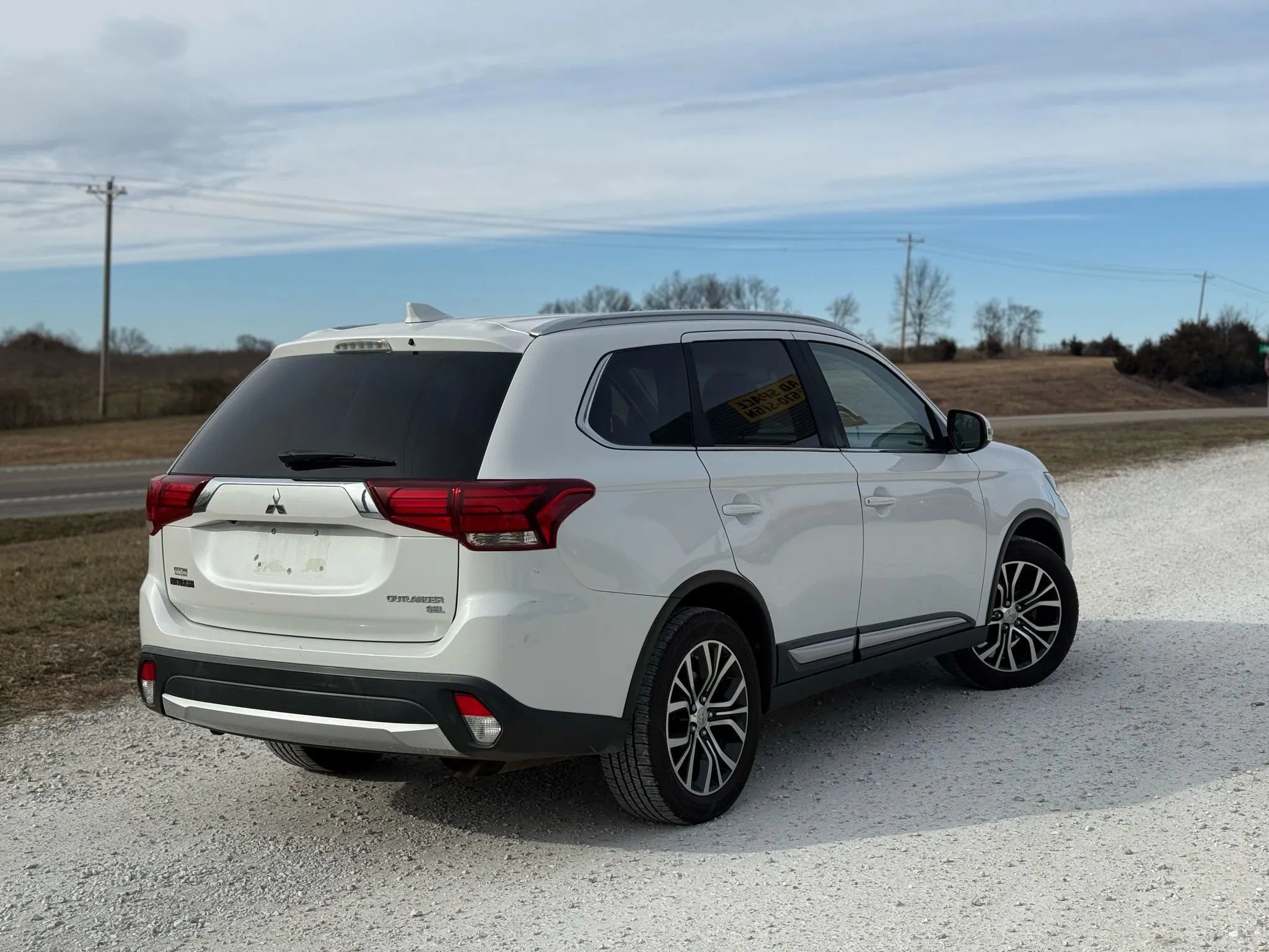 Used 2017 Mitsubishi Outlander SE image 5