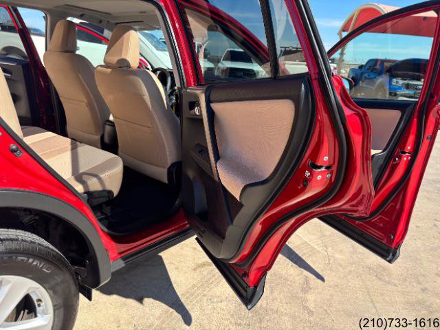 Used 2014 Toyota RAV4 XLE image 28