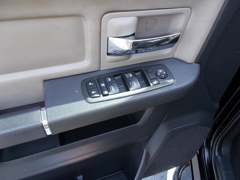 Used 2012 RAM 1500 Classic SLT AWD/4WD image 29