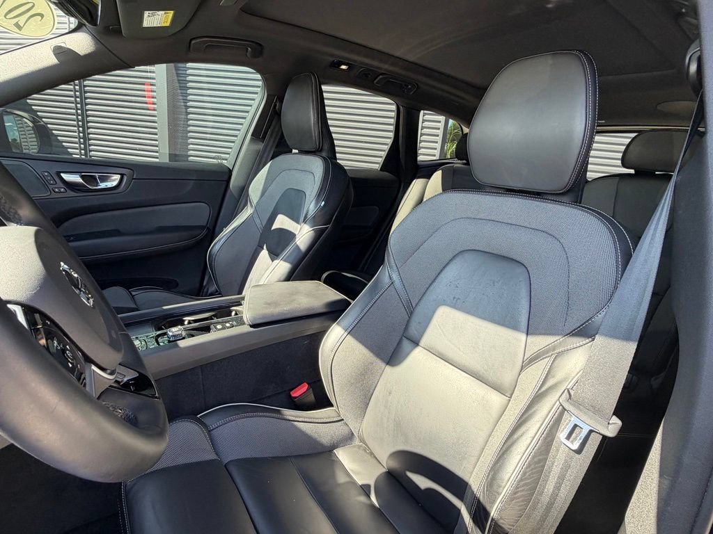 Used 2022 Volvo XC60 T8 R-Design w/ Advanced Package AWD/4WD image 9