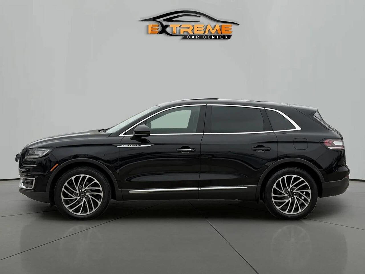 Used 2019 Lincoln Nautilus Reserve w/ Interior Protection Package AWD/4WD image 3