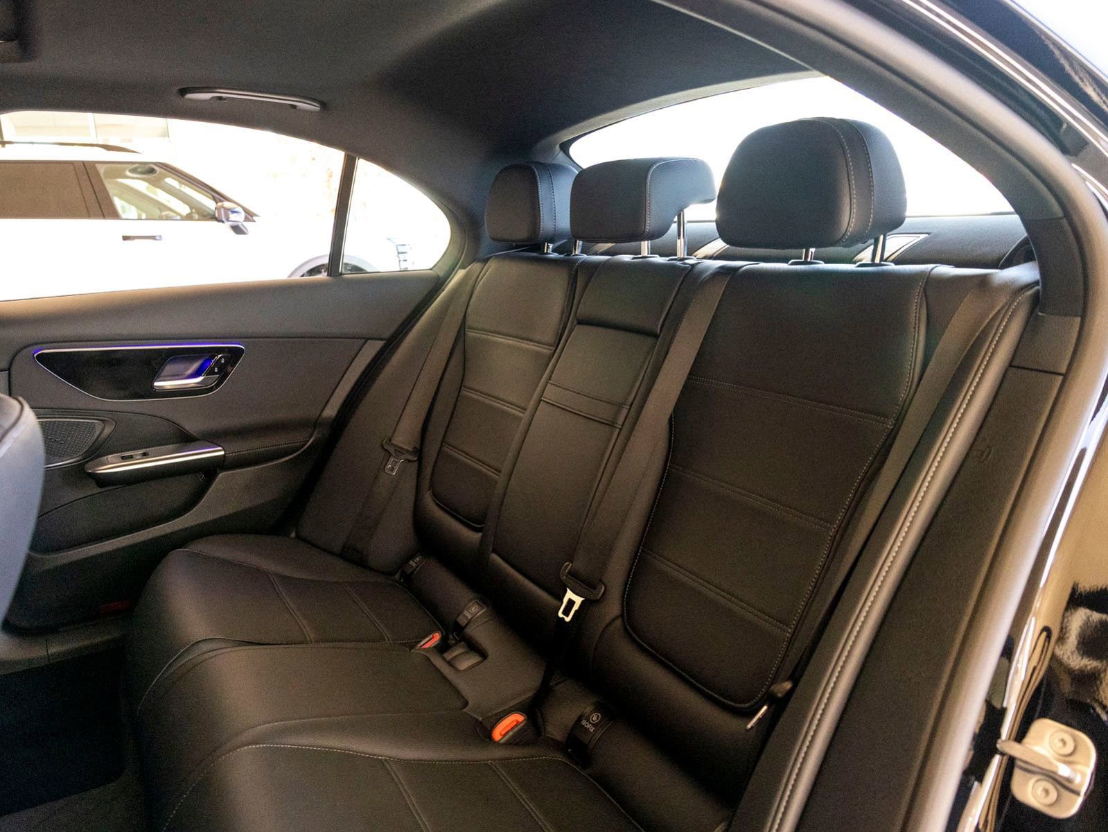 Used 2025 Mercedes-Benz C 300 Sedan image 29