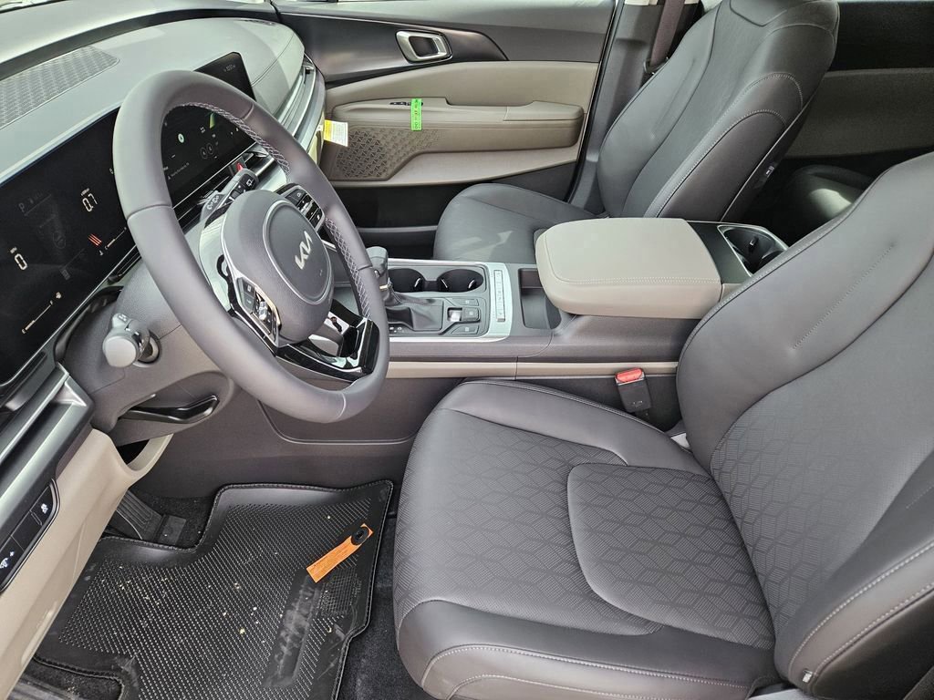 New 2026 Kia Carnival FWD image 9