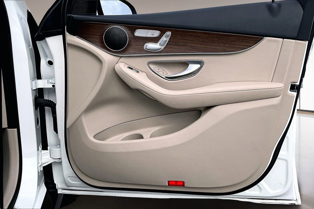 Used 2022 Mercedes-Benz GLC 300 4MATIC image 26