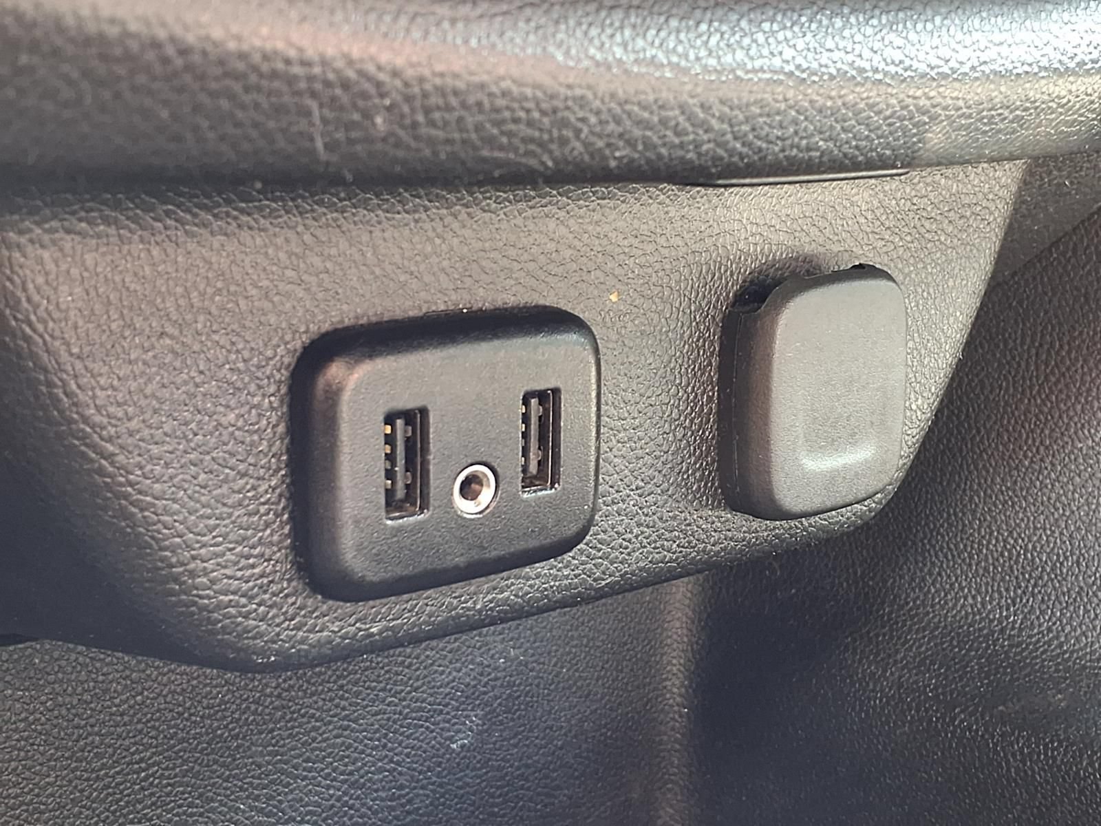Used 2019 Chevrolet Traverse LT FWD image 27