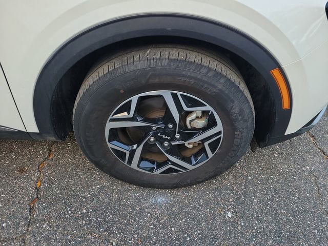 Used 2025 Kia Sportage LX image 6