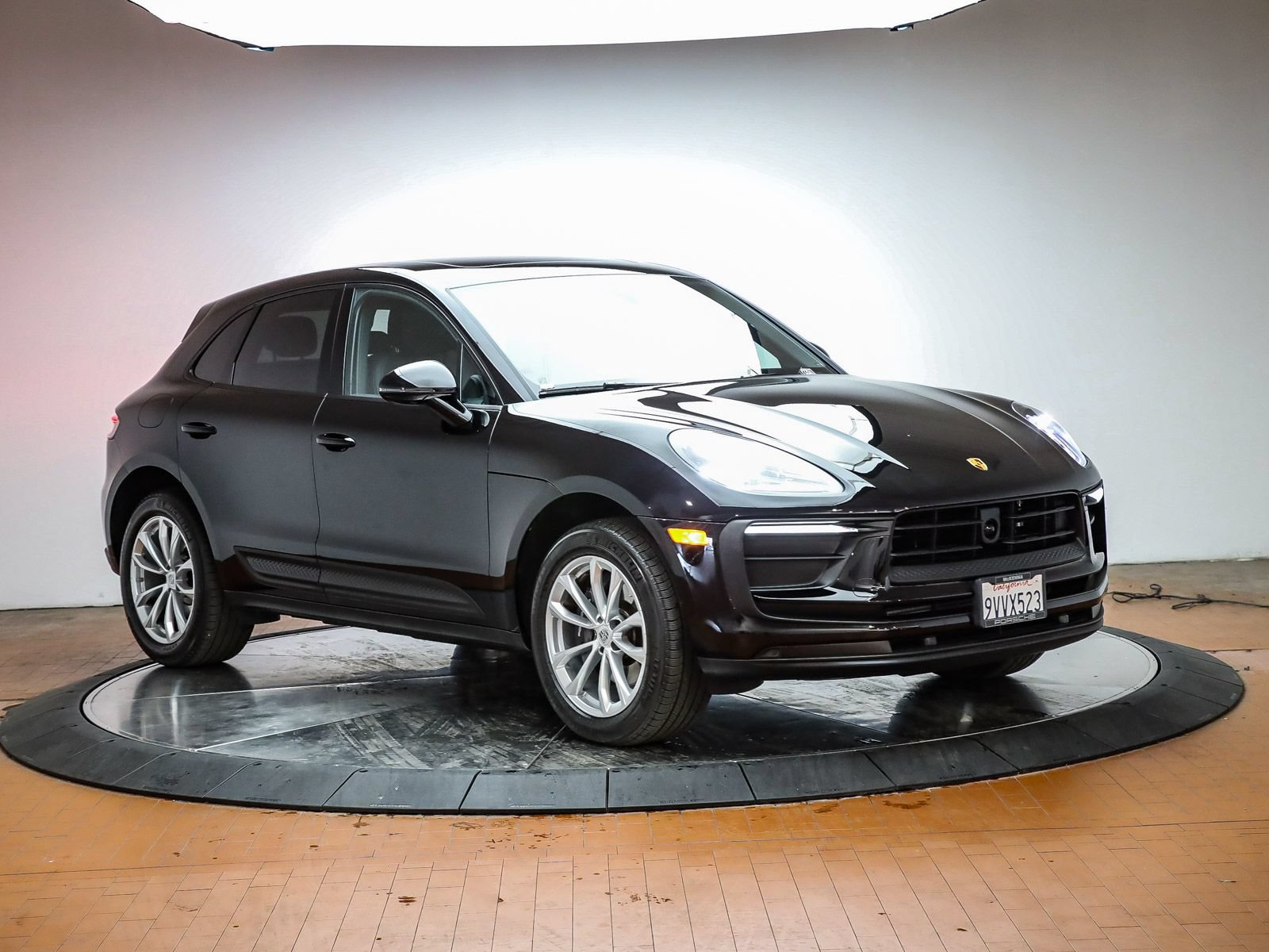 Certified 2026 Porsche Macan AWD/4WD image 14