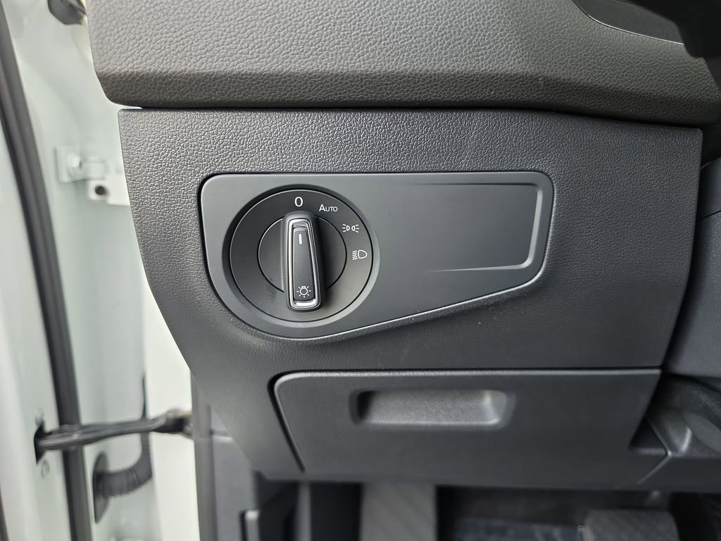 Used 2024 Volkswagen Tiguan SE AWD/4WD image 19