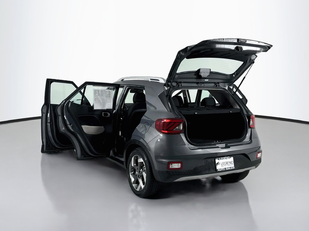 Used 2025 Hyundai Venue SEL FWD image 23