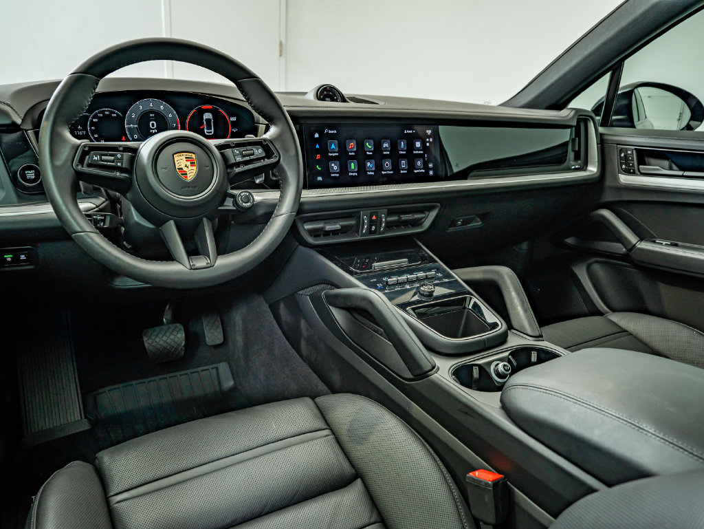 Certified 2025 Porsche Cayenne E-Hybrid Coupe AWD/4WD image 4