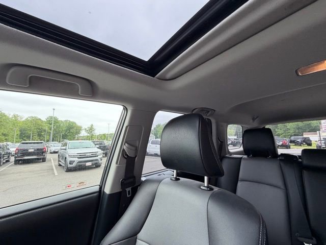 Used 2015 Toyota 4Runner SR5 Premium AWD/4WD image 32