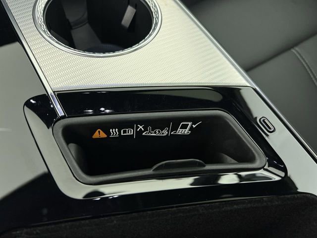 Used 2024 Cadillac Lyriq Tech RWD image 36