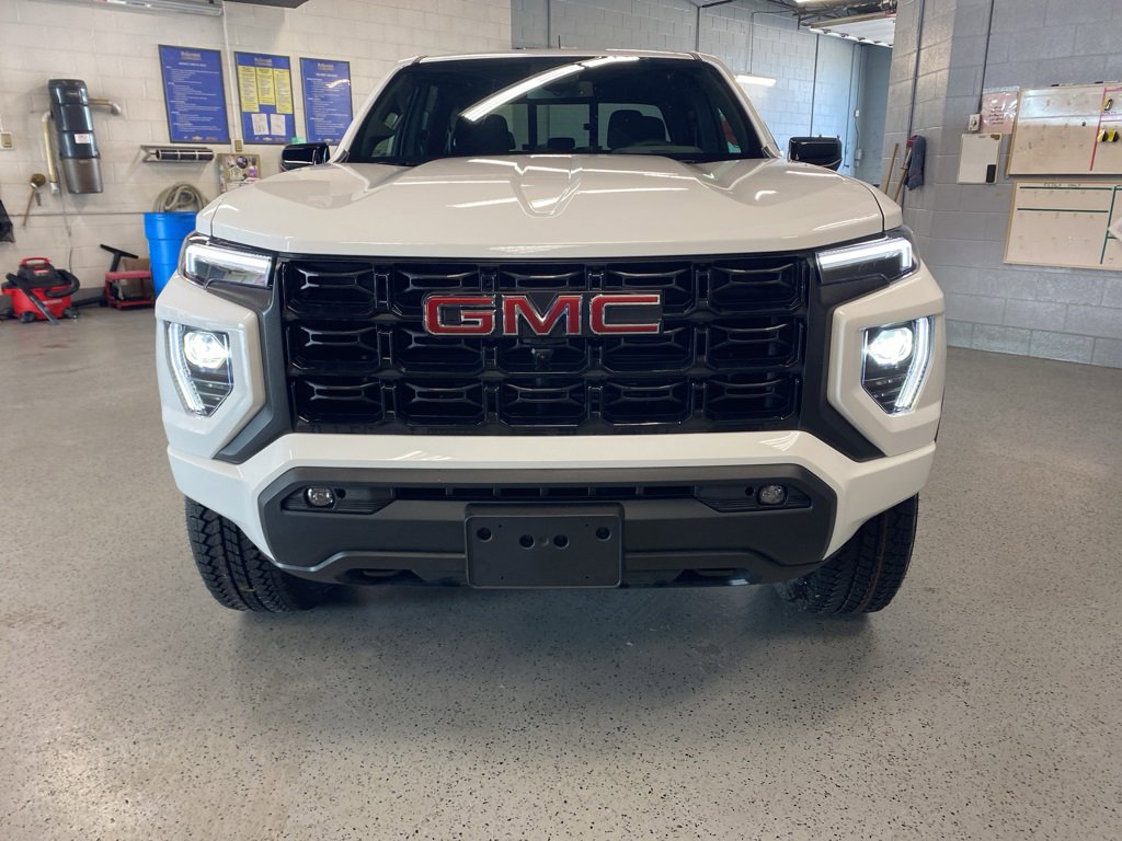 New 2025 GMC Canyon Elevation w/ Convenience Package image 2