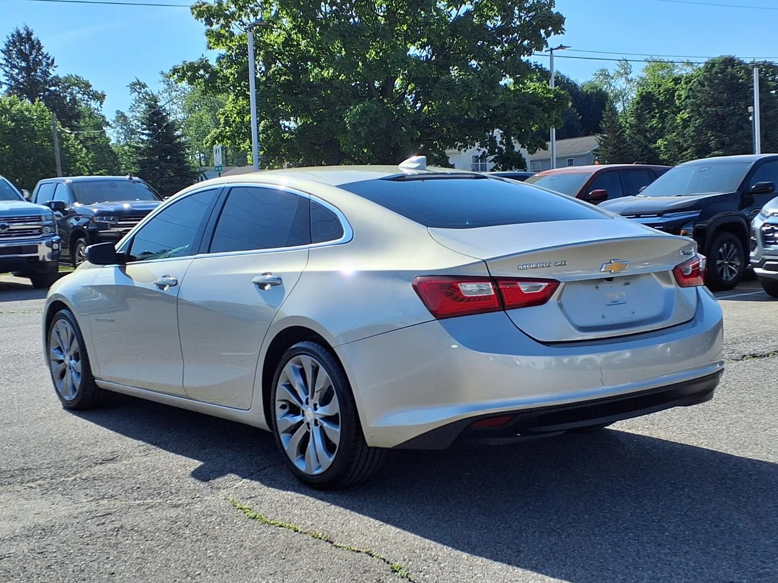 Used 2016 Chevrolet Malibu Premier FWD image 7