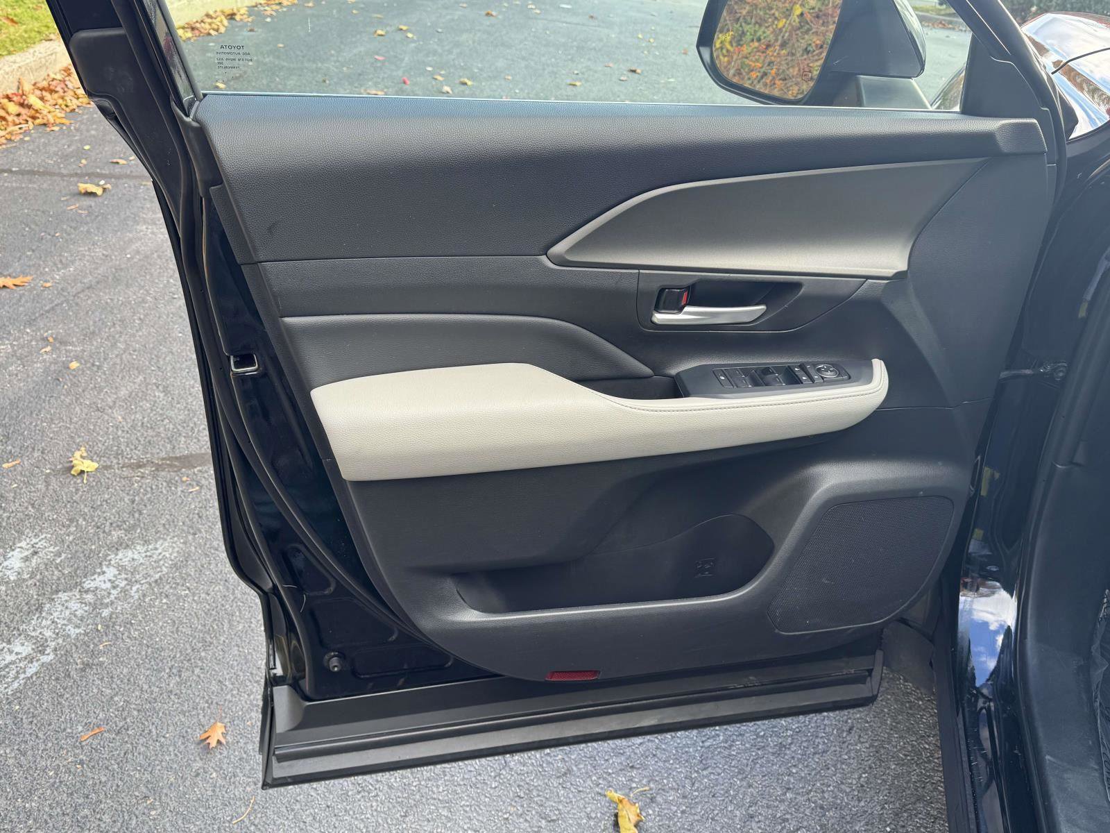 Used 2024 Toyota Grand Highlander XLE image 16