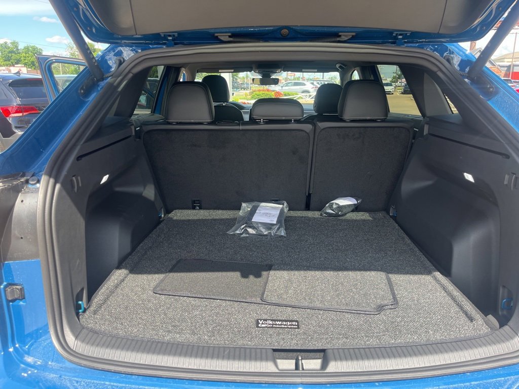 New 2025 Volkswagen Atlas Cross Sport SE image 17