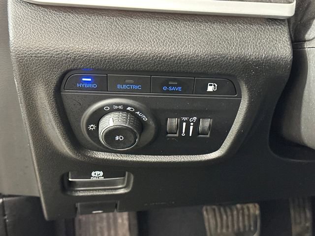 Used 2023 Jeep Grand Cherokee 4WD 4xe w/ Luxury Tech Group II image 19