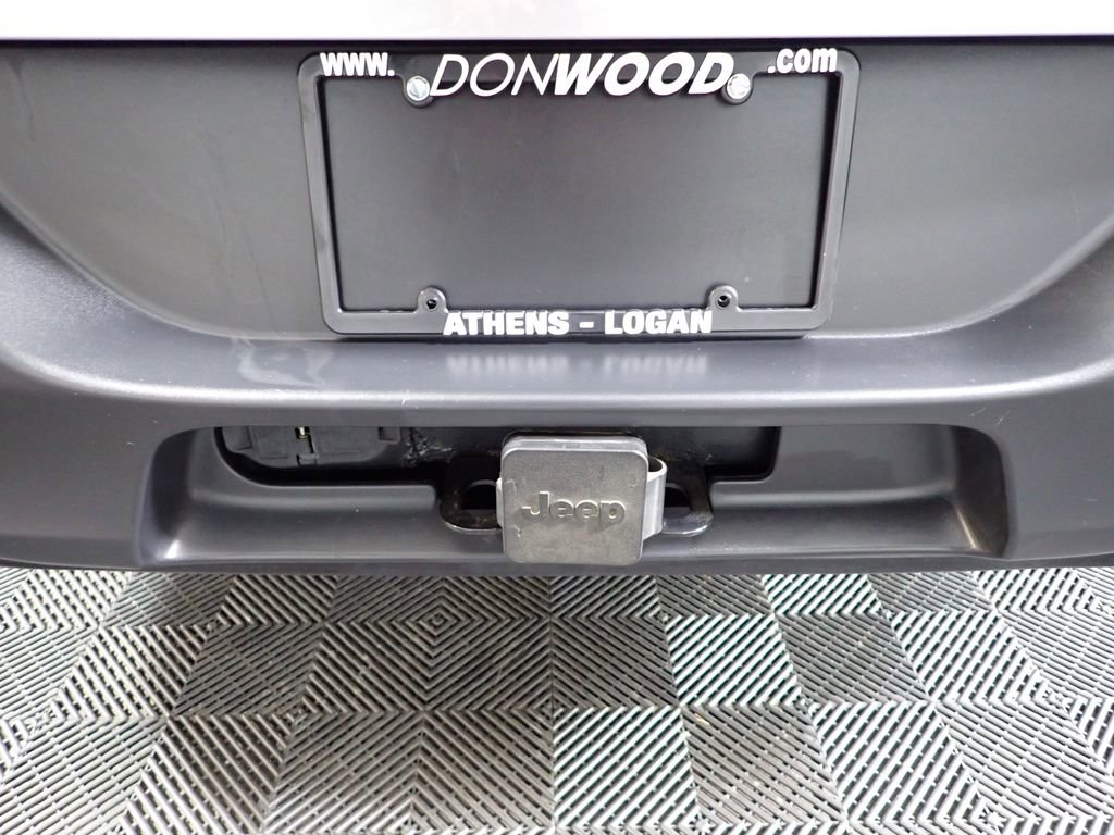 Used 2017 Jeep Cherokee Sport w/ Cold Weather Group image 15