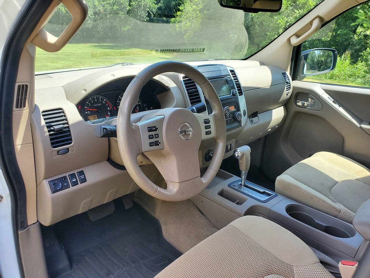Used 2016 Nissan Frontier SV AWD/4WD image 11