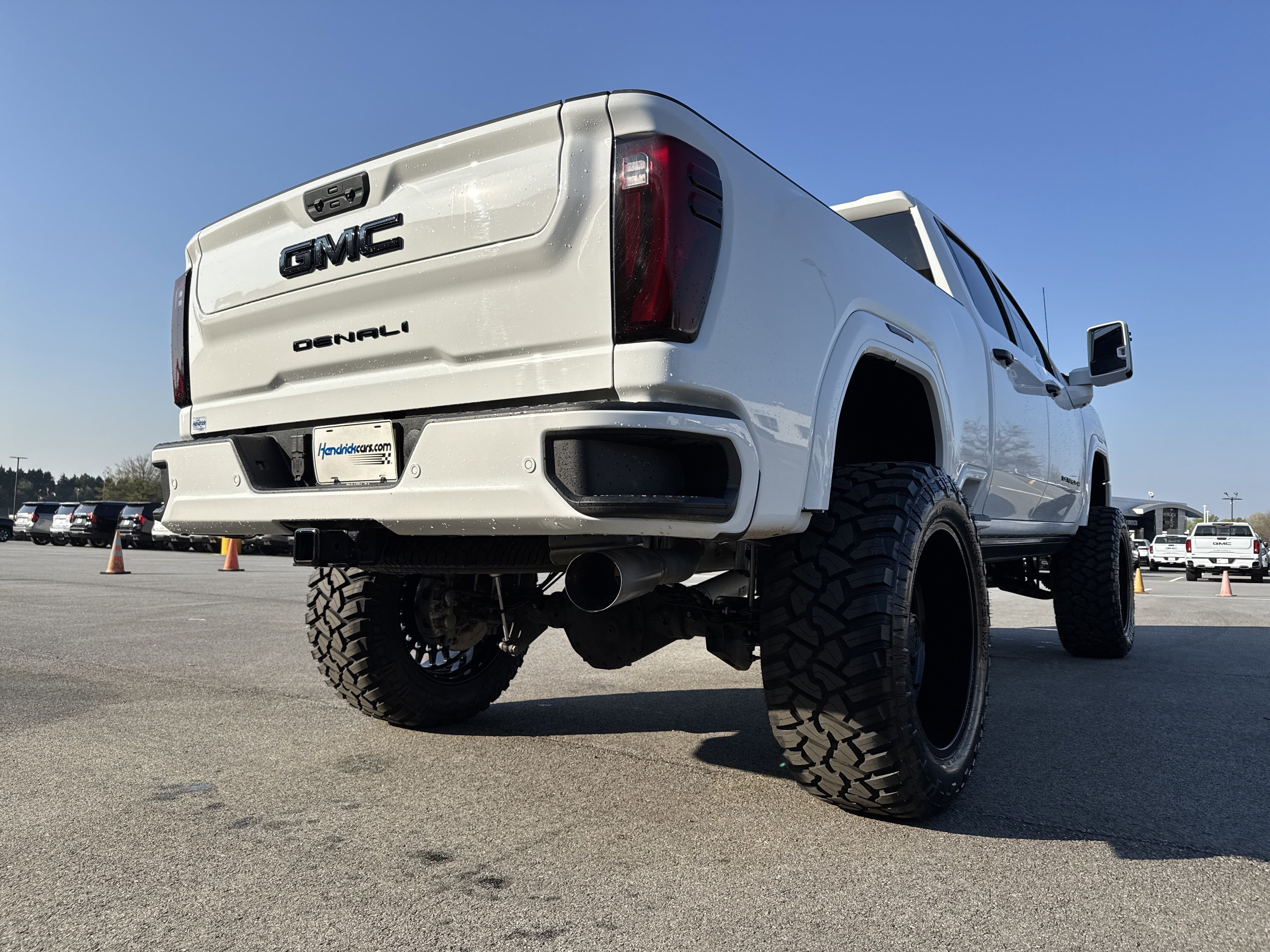 Used 2025 GMC Sierra 2500 Denali Ultimate image 10