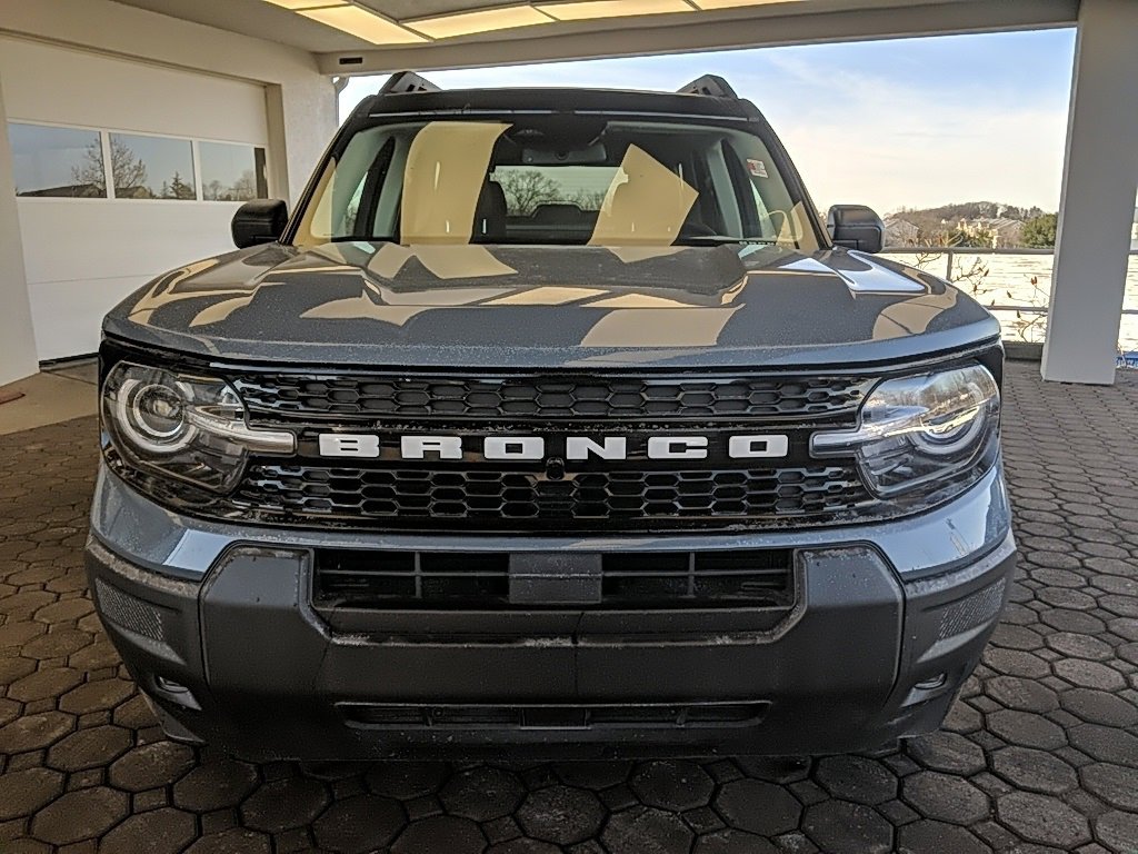 Used 2025 Ford Bronco Sport Outer Banks image 2